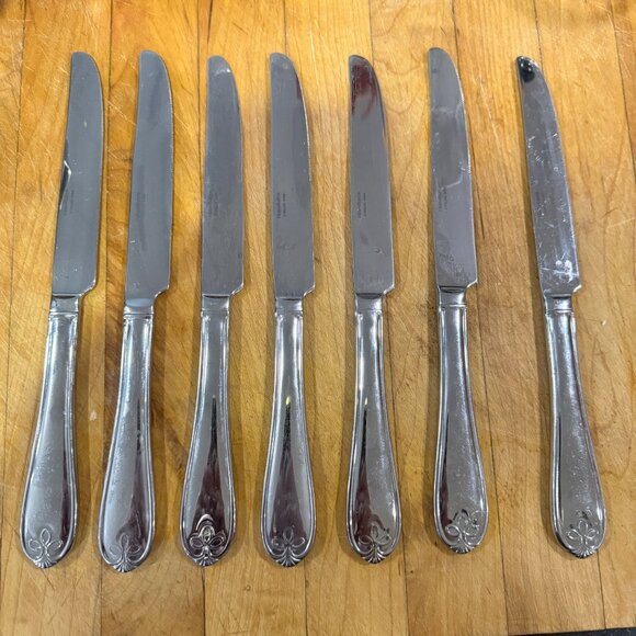 Reed & Barton French Solid Knife Set of 7 Ribbon Crest Stainless Steel - Picture 2 of 3